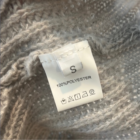 NWOT‎ SHEIN Oversized Cozy Light Gray Women's Sweater/Wrap - Picture 3 of 5
